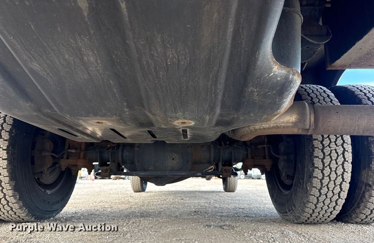 image for item EG1884 2015 Ram 3500 utility bed pickup truck