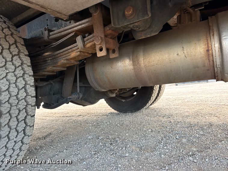 image for item EG1884 2015 Ram 3500 utility bed pickup truck