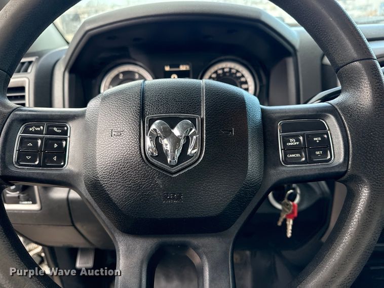 image for item EG1884 2015 Ram 3500 utility bed pickup truck