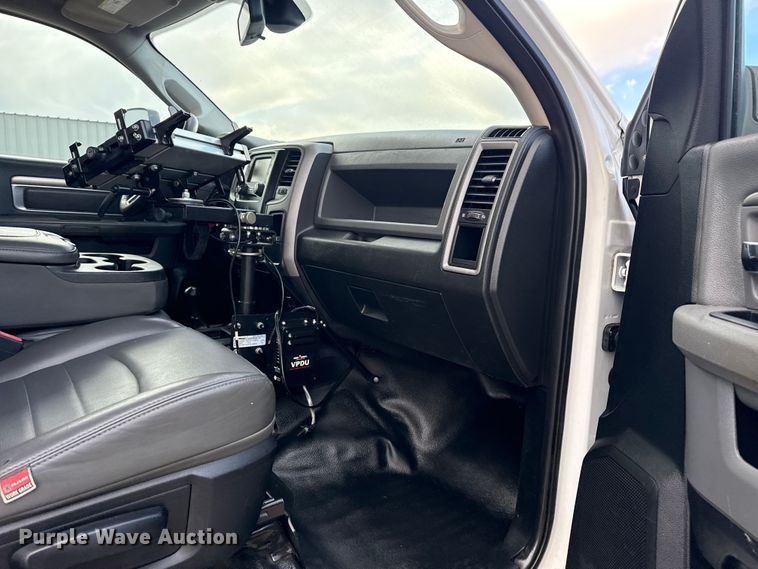 image for item EG1884 2015 Ram 3500 utility bed pickup truck