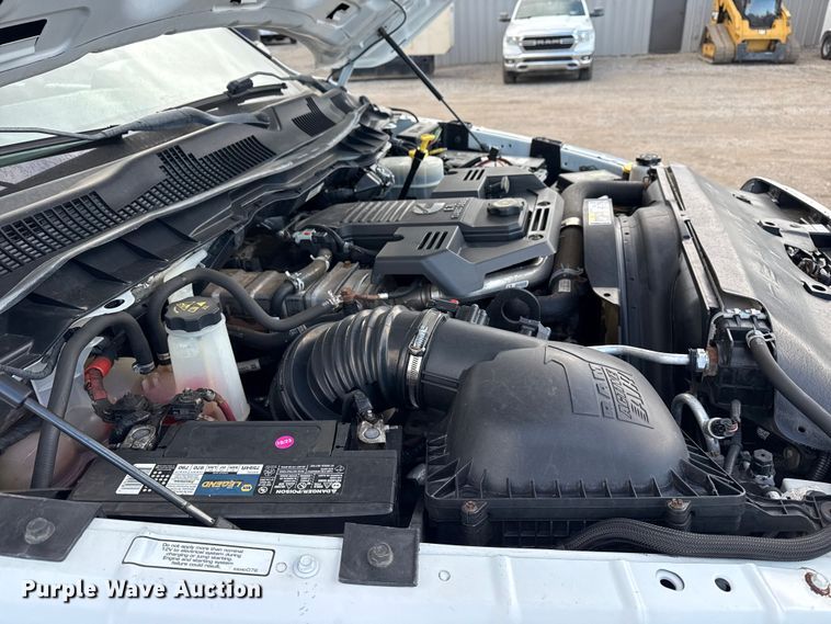 image for item EG1884 2015 Ram 3500 utility bed pickup truck