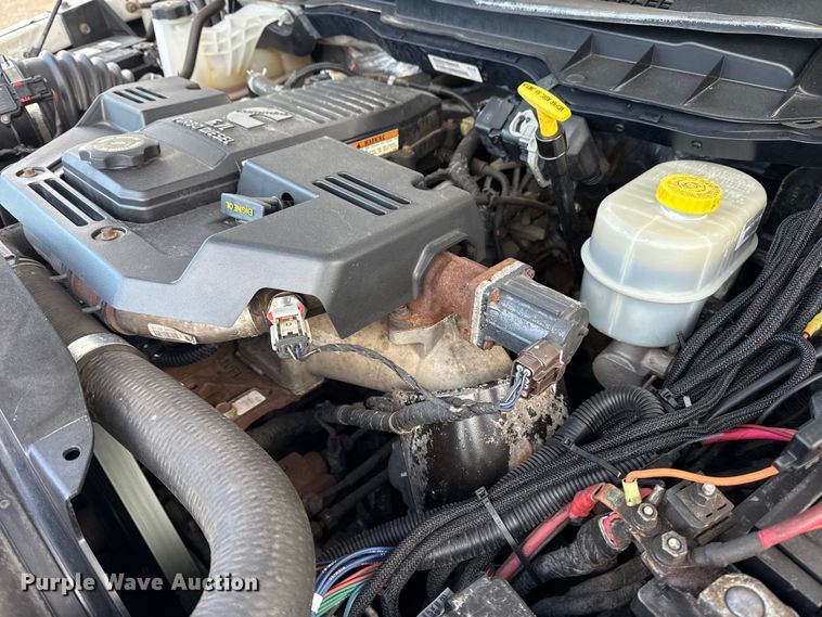 image for item EG1884 2015 Ram 3500 utility bed pickup truck