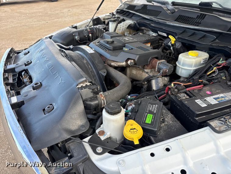 image for item EG1884 2015 Ram 3500 utility bed pickup truck