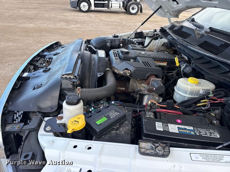 image for item EG1884 2015 Ram 3500 utility bed pickup truck