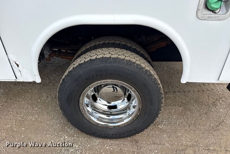 image for item EG1884 2015 Ram 3500 utility bed pickup truck