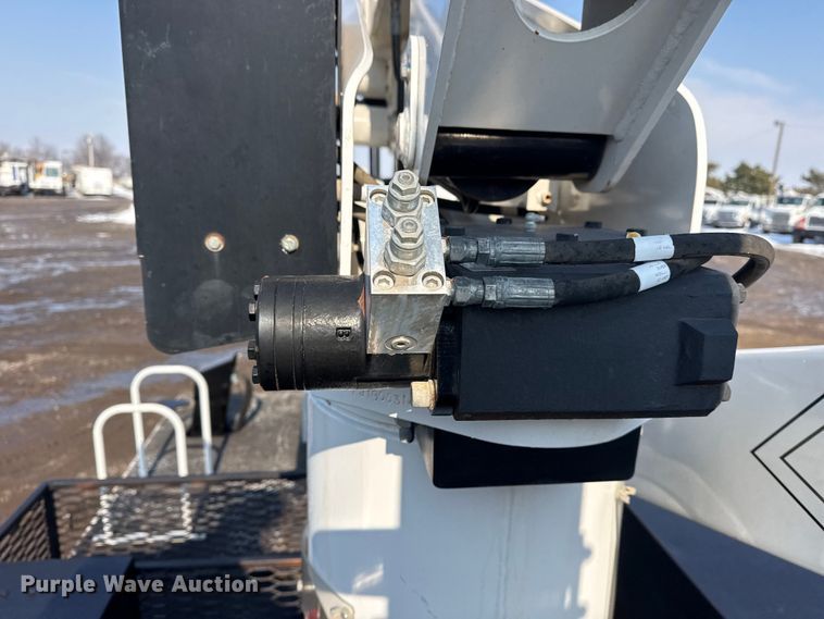 image for item EG2023 2019 Ford F550 Super Duty XL bucket truck