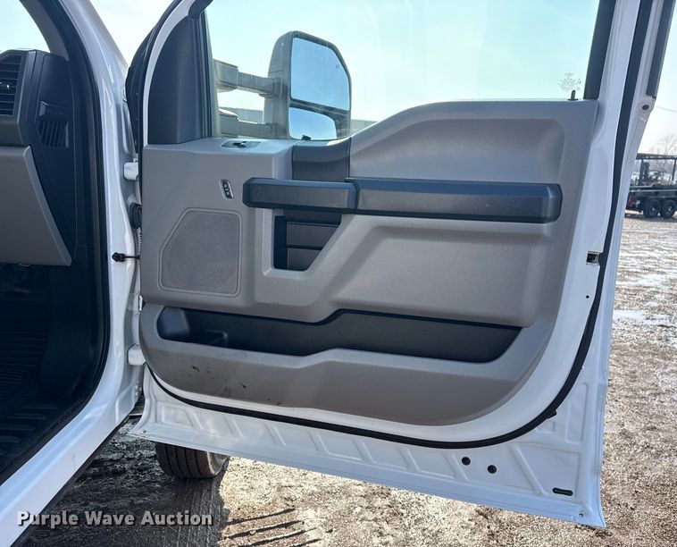 image for item EG2023 2019 Ford F550 Super Duty XL bucket truck