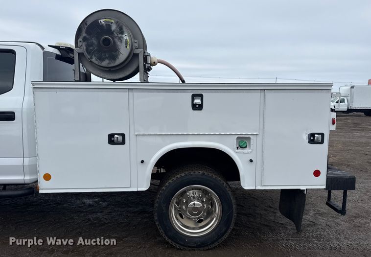 image for item EG2036 2017 Ford F550 Super Duty XL utility / service truck