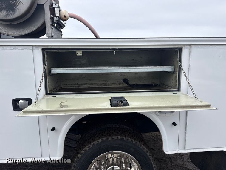 image for item EG2036 2017 Ford F550 Super Duty XL utility / service truck