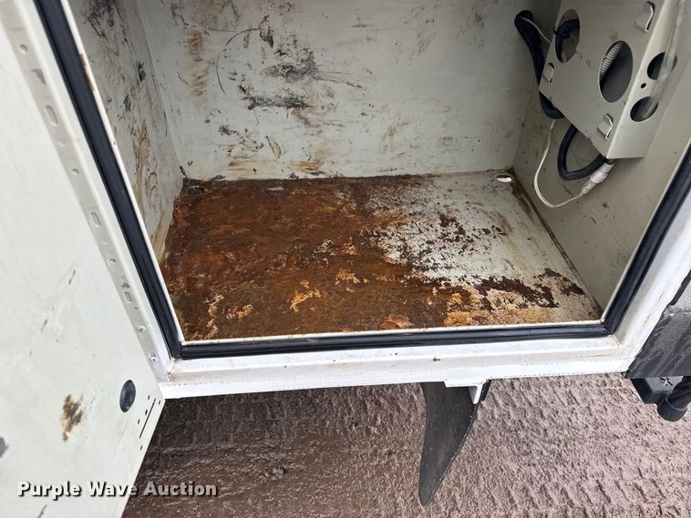 image for item EG2036 2017 Ford F550 Super Duty XL utility / service truck