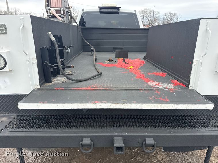 image for item EG2036 2017 Ford F550 Super Duty XL utility / service truck