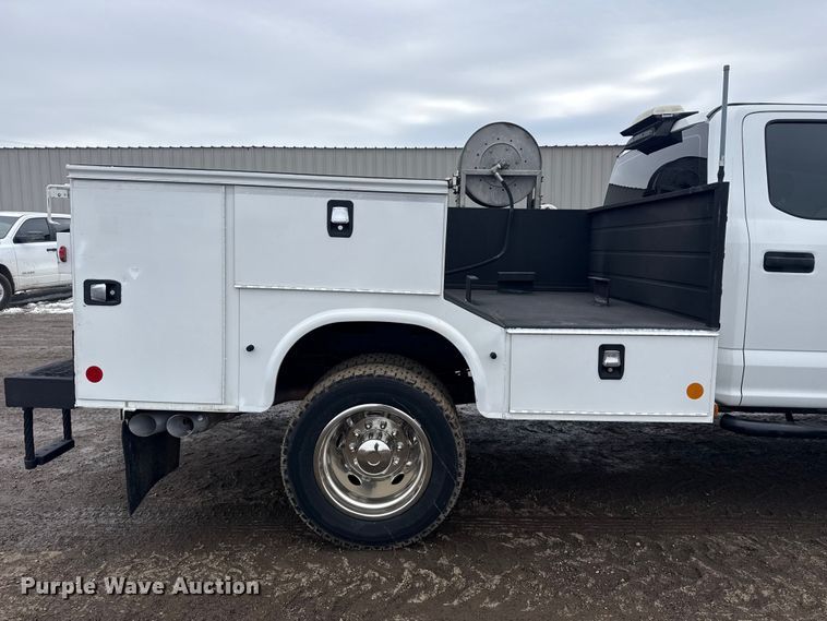 image for item EG2036 2017 Ford F550 Super Duty XL utility / service truck