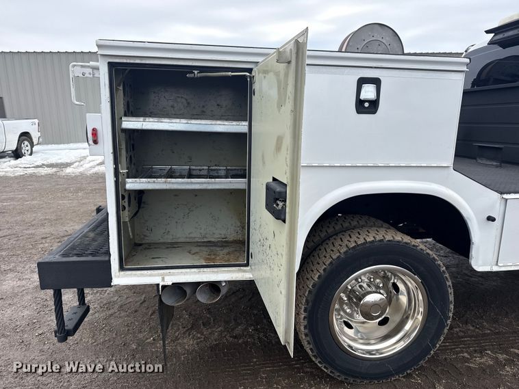 image for item EG2036 2017 Ford F550 Super Duty XL utility / service truck