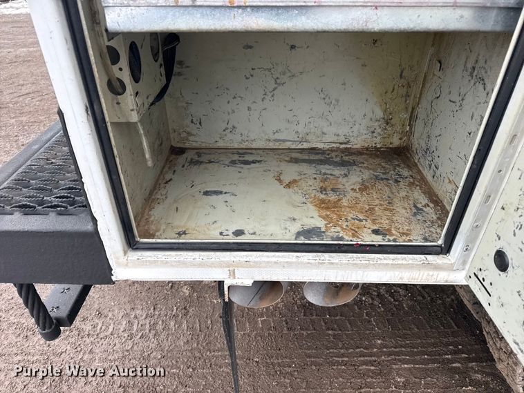 image for item EG2036 2017 Ford F550 Super Duty XL utility / service truck