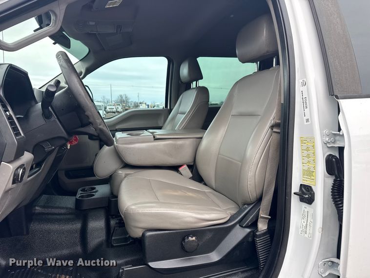 image for item EG2036 2017 Ford F550 Super Duty XL utility / service truck