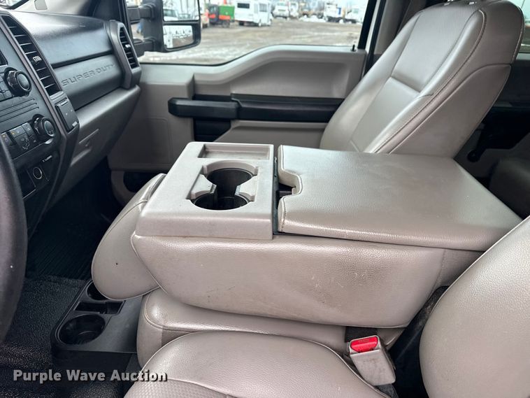 image for item EG2036 2017 Ford F550 Super Duty XL utility / service truck