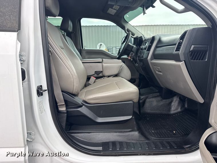 image for item EG2036 2017 Ford F550 Super Duty XL utility / service truck