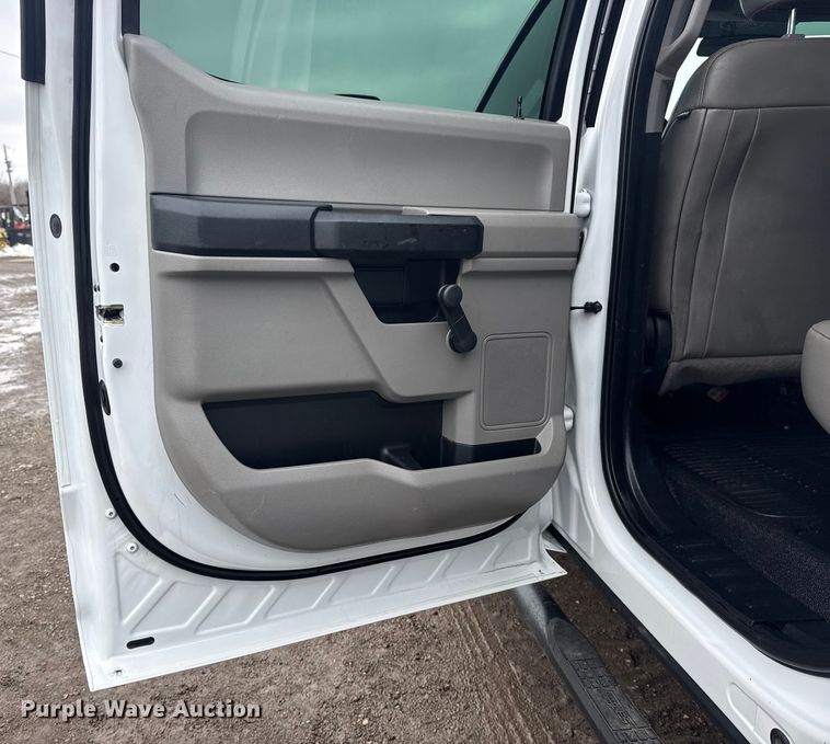 image for item EG2036 2017 Ford F550 Super Duty XL utility / service truck