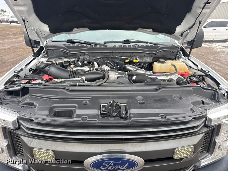 image for item EG2036 2017 Ford F550 Super Duty XL utility / service truck