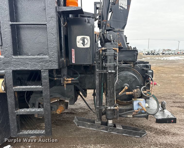 image for item EG2039 2007 Freightliner Business Class M2 crane truck