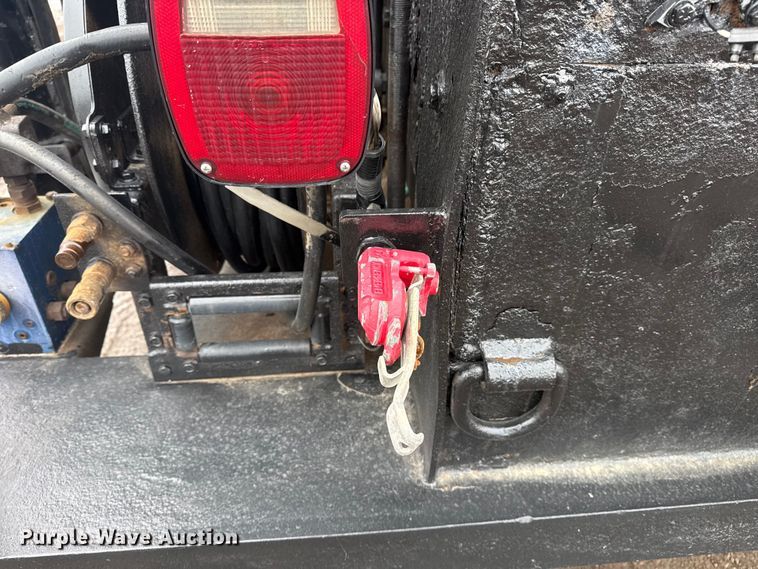 image for item EG2039 2007 Freightliner Business Class M2 crane truck