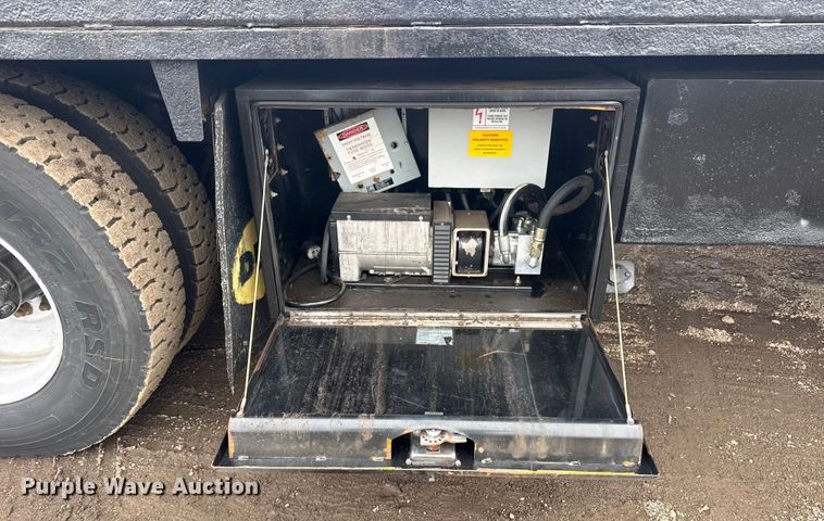 image for item EG2039 2007 Freightliner Business Class M2 crane truck