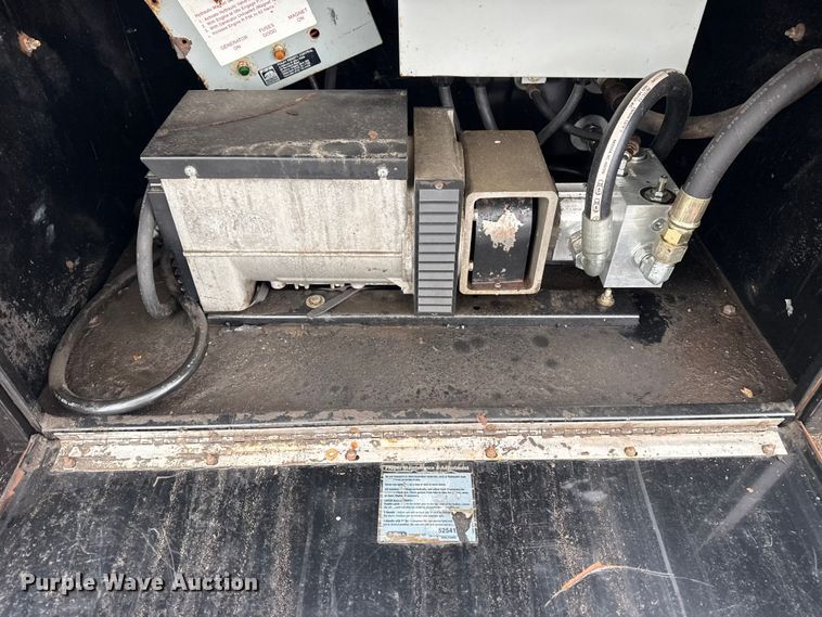 image for item EG2039 2007 Freightliner Business Class M2 crane truck