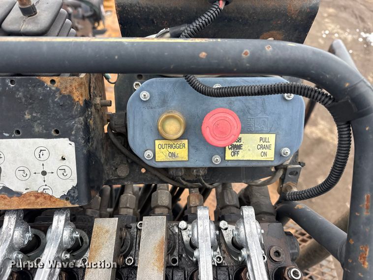 image for item EG2039 2007 Freightliner Business Class M2 crane truck