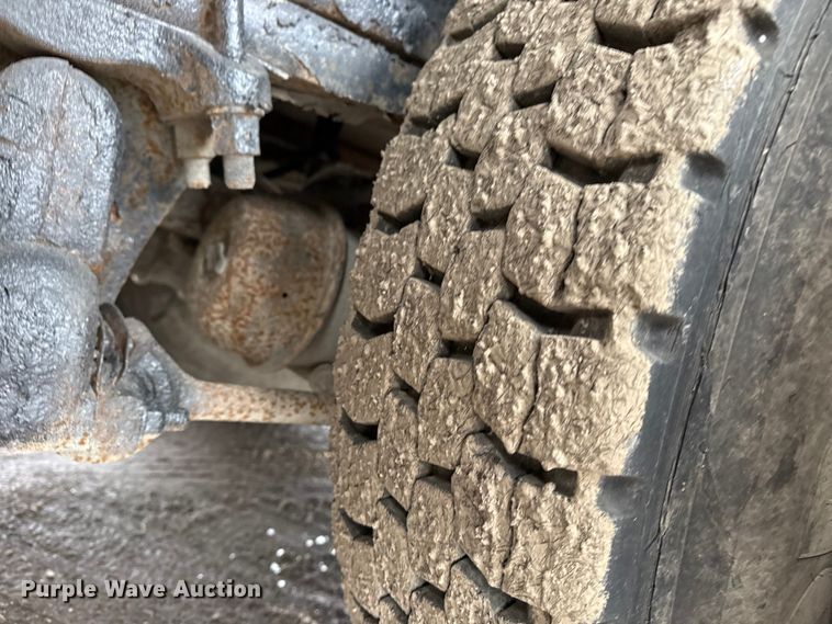 image for item EG2039 2007 Freightliner Business Class M2 crane truck