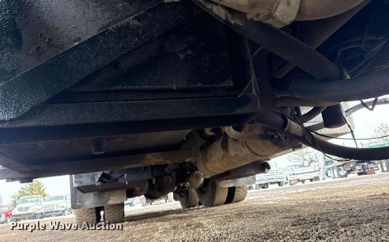 image for item EG2039 2007 Freightliner Business Class M2 crane truck