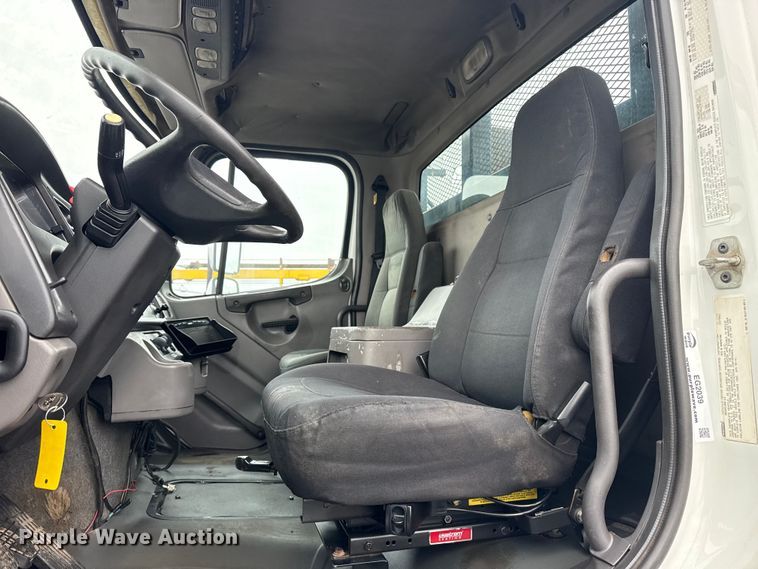 image for item EG2039 2007 Freightliner Business Class M2 crane truck