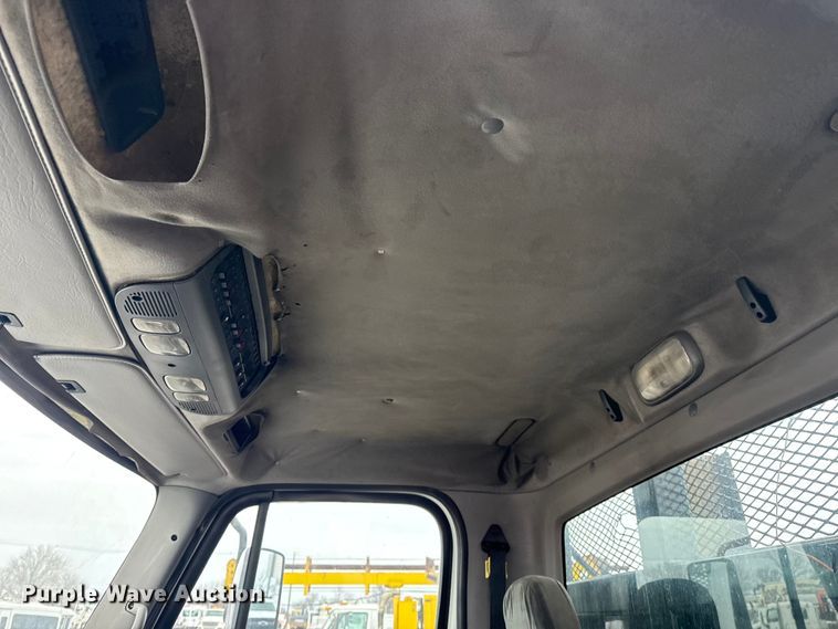 image for item EG2039 2007 Freightliner Business Class M2 crane truck