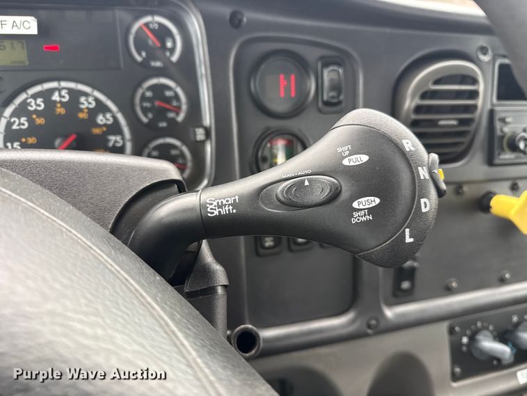 image for item EG2039 2007 Freightliner Business Class M2 crane truck