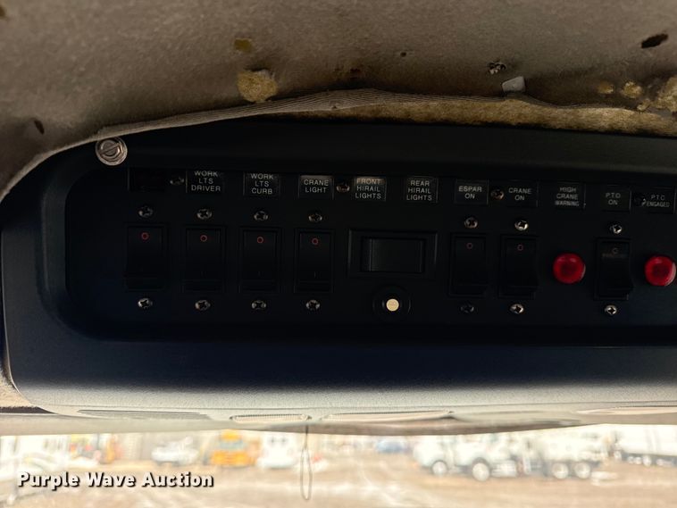 image for item EG2039 2007 Freightliner Business Class M2 crane truck