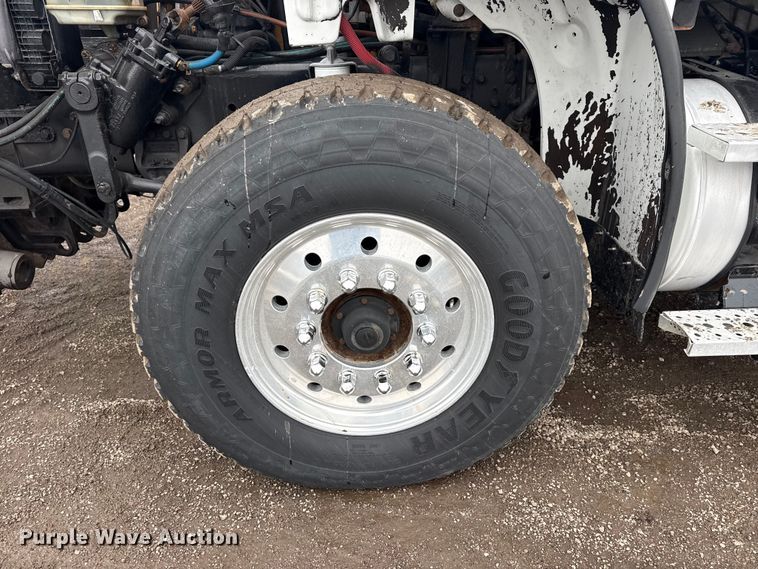 image for item EG2039 2007 Freightliner Business Class M2 crane truck