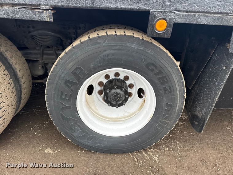 image for item EG2039 2007 Freightliner Business Class M2 crane truck