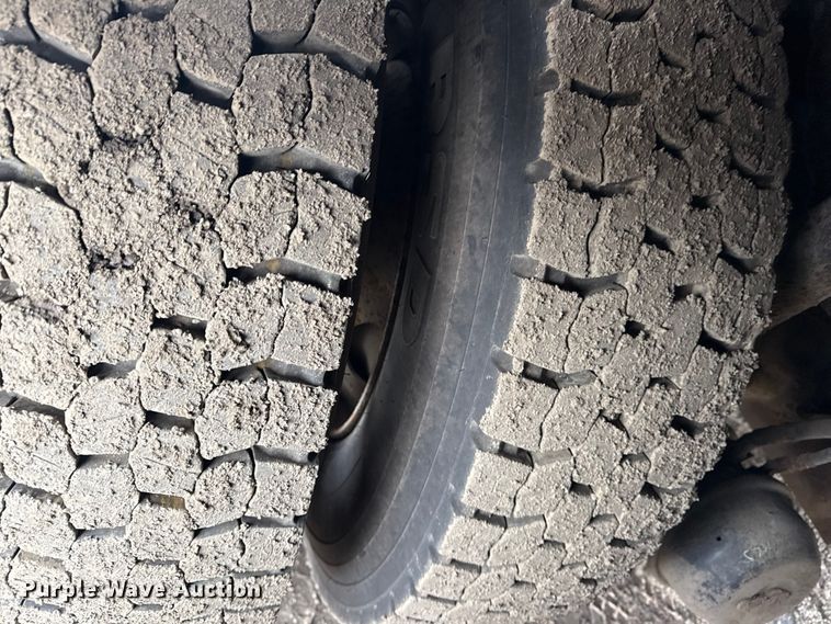 image for item EG2039 2007 Freightliner Business Class M2 crane truck