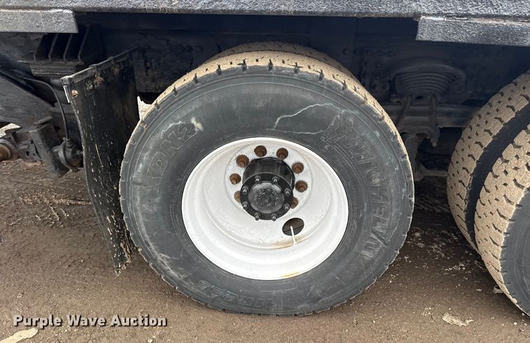 image for item EG2039 2007 Freightliner Business Class M2 crane truck