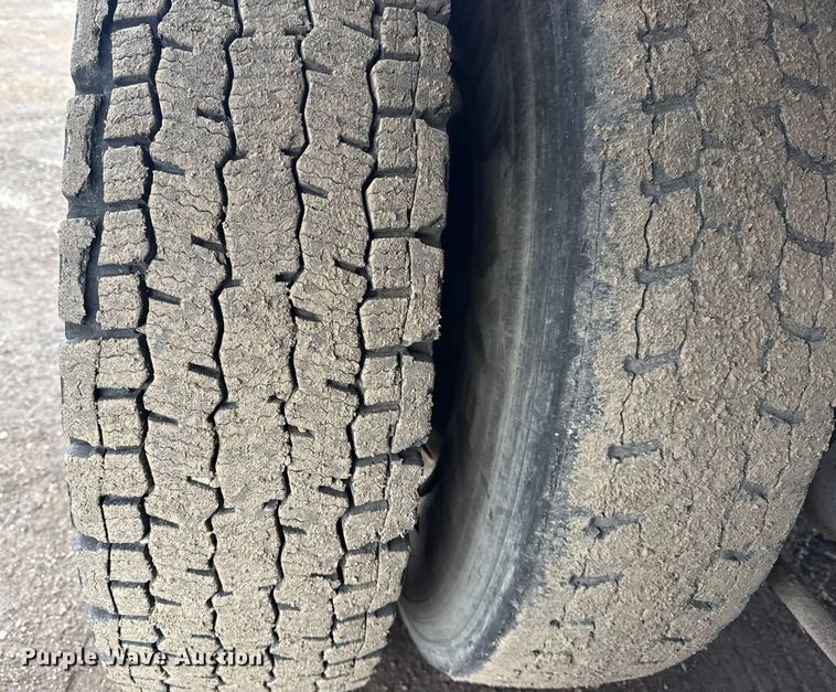 image for item EG2039 2007 Freightliner Business Class M2 crane truck