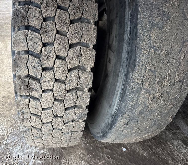 image for item EG2039 2007 Freightliner Business Class M2 crane truck