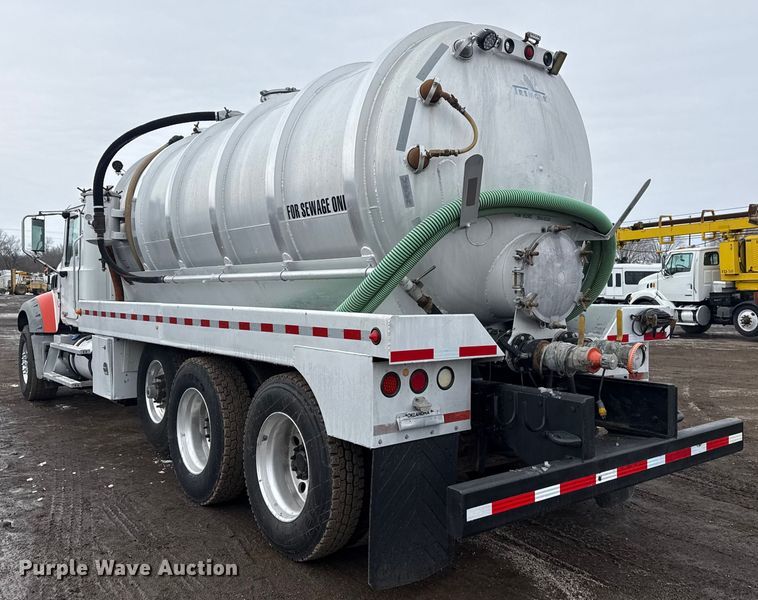 image for item EG2040 2012 Mack GU713 vacuum truck