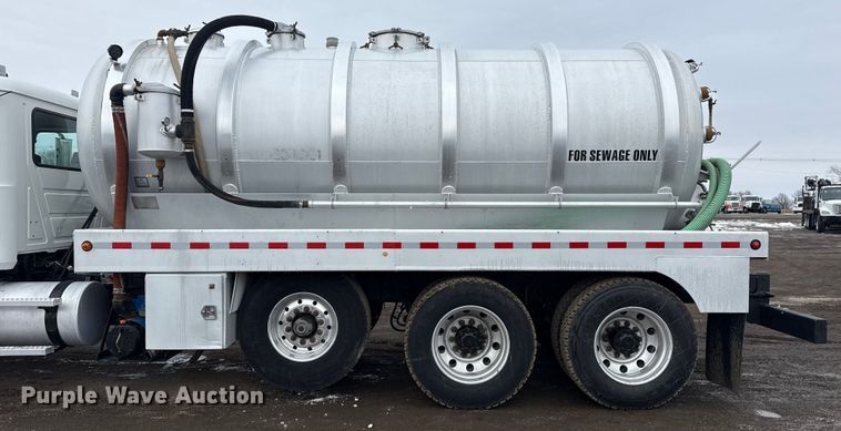 image for item EG2040 2012 Mack GU713 vacuum truck