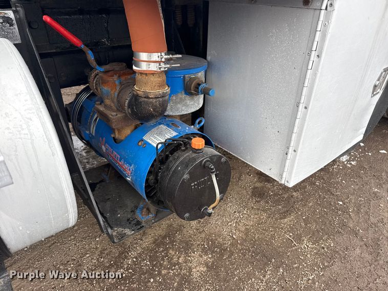 image for item EG2040 2012 Mack GU713 vacuum truck