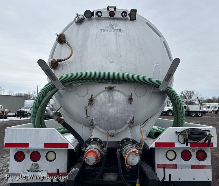 image for item EG2040 2012 Mack GU713 vacuum truck