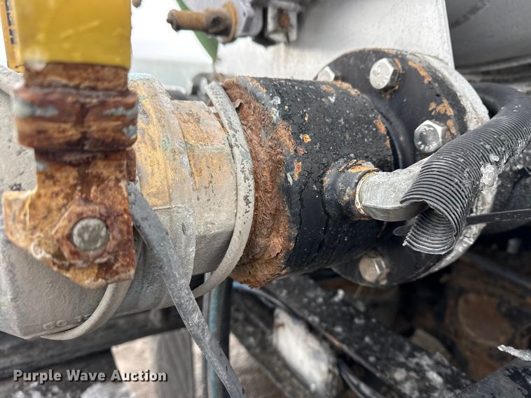 image for item EG2040 2012 Mack GU713 vacuum truck