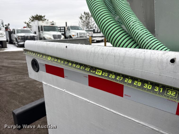 image for item EG2040 2012 Mack GU713 vacuum truck