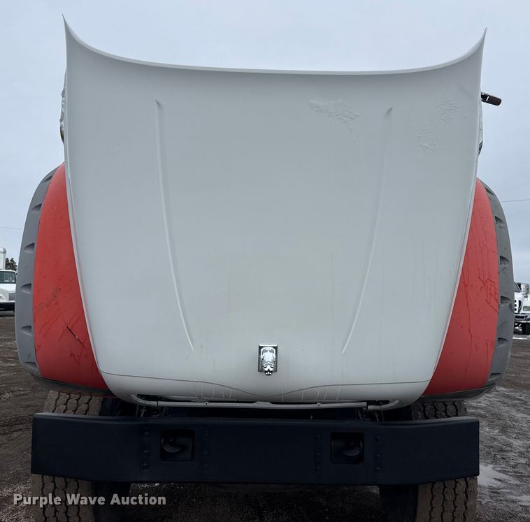 image for item EG2040 2012 Mack GU713 vacuum truck