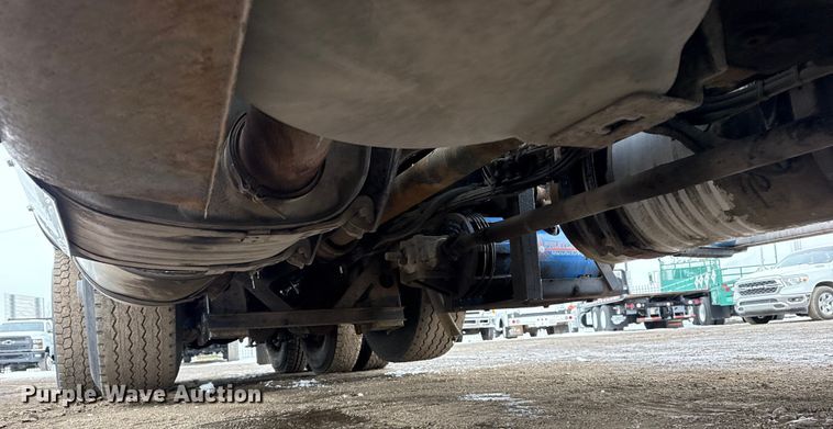 image for item EG2040 2012 Mack GU713 vacuum truck