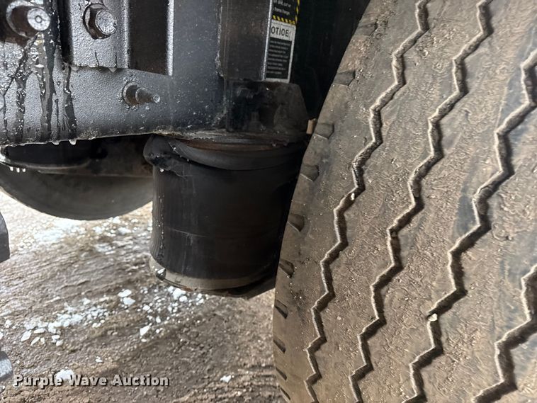 image for item EG2040 2012 Mack GU713 vacuum truck