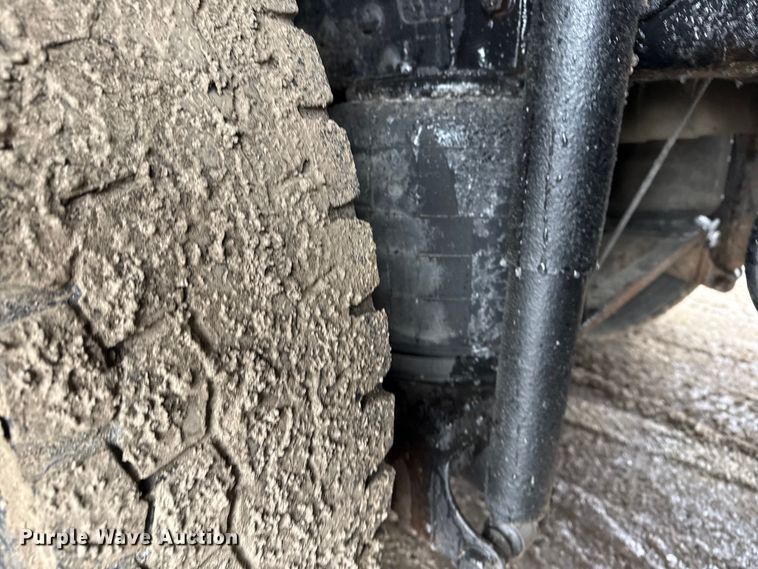 image for item EG2040 2012 Mack GU713 vacuum truck